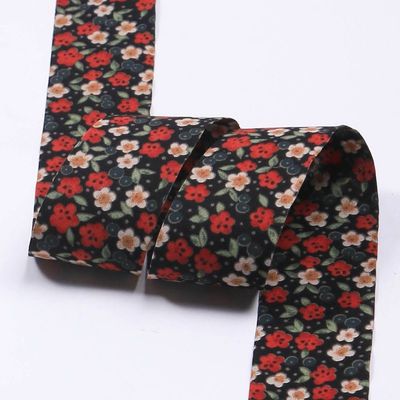 ผนังเทปผ้ายี่ห้อ 25 มม ที่เป็นมิตรต่อสิ่งแวดล้อมที่บุคคลสอดคล้อง OEM / ODM บริการพิมพ์รูปแบบริบบอน