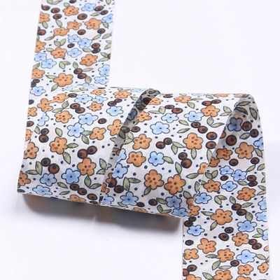 ผนังเทปผ้ายี่ห้อ 25 มม ที่เป็นมิตรต่อสิ่งแวดล้อมที่บุคคลสอดคล้อง OEM / ODM บริการพิมพ์รูปแบบริบบอน