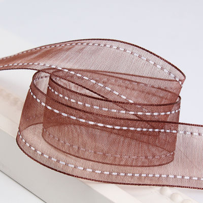 25 มิลลิเมตรของรางวัล38 มิลลิเมตร สายขอบพอลิเอสเตอร์ Organza ริบบิ้น สําหรับการบรรจุของขวัญดอกไม้