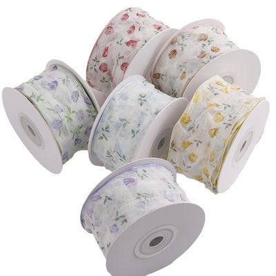 40 มิลลิเมตร 50 มิลลิเมตร Organza Ribbon with Floral Printed Polyester Ribbon OEM สะดวกต่อสิ่งแวดล้อม