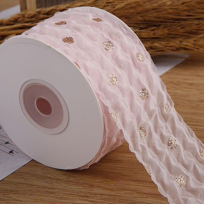 50 มิลลิเมตร Organza Ribbon with Dot Pattern Gold Foil Printed Polyester Organza Ribbon OEM สะอาดต่อสิ่งแวดล้อม