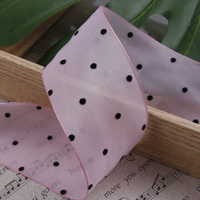 25-50mm Organza Ribbon with Dot Pattern พิมพ์พอลิเอสเตอร์ Organza Ribbon OEM สะดวกต่อสิ่งแวดล้อม