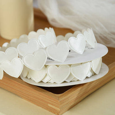 1.5cm*9m 2.5cm*9m Heart Shape วันวาเลนไทน์ พอลิเอสเตอร์ เครื่องรางของขวัญ สําหรับบรรจุของขวัญหรู