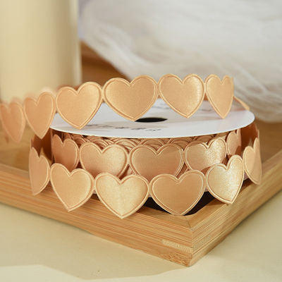 1.5cm*9m 2.5cm*9m Heart Shape วันวาเลนไทน์ พอลิเอสเตอร์ เครื่องรางของขวัญ สําหรับบรรจุของขวัญหรู