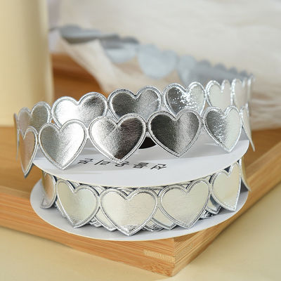 1.5cm*9m 2.5cm*9m Heart Shape วันวาเลนไทน์ พอลิเอสเตอร์ เครื่องรางของขวัญ สําหรับบรรจุของขวัญหรู