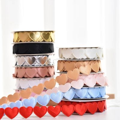 1.5cm*9m 2.5cm*9m Heart Shape วันวาเลนไทน์ พอลิเอสเตอร์ เครื่องรางของขวัญ สําหรับบรรจุของขวัญหรู