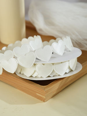 1.5cm*9m 2.5cm*9m Heart Shape วันวาเลนไทน์ พอลิเอสเตอร์ เครื่องรางของขวัญ สําหรับบรรจุของขวัญหรู
