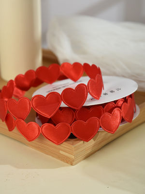 1.5cm*9m 2.5cm*9m Heart Shape วันวาเลนไทน์ พอลิเอสเตอร์ เครื่องรางของขวัญ สําหรับบรรจุของขวัญหรู