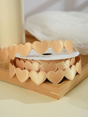 1.5cm*9m 2.5cm*9m Heart Shape วันวาเลนไทน์ พอลิเอสเตอร์ เครื่องรางของขวัญ สําหรับบรรจุของขวัญหรู